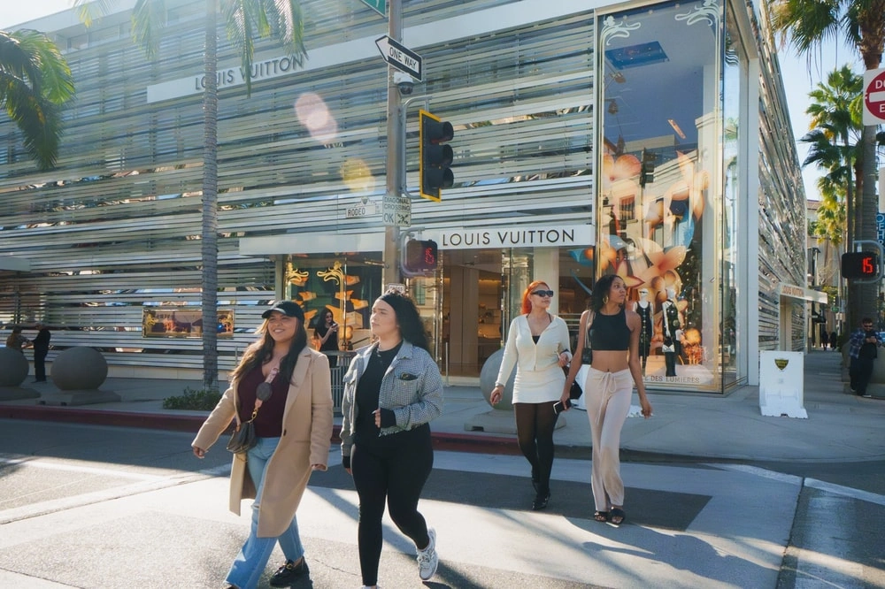 Private Beverly Hills tour guests walking along Rodeo Drive